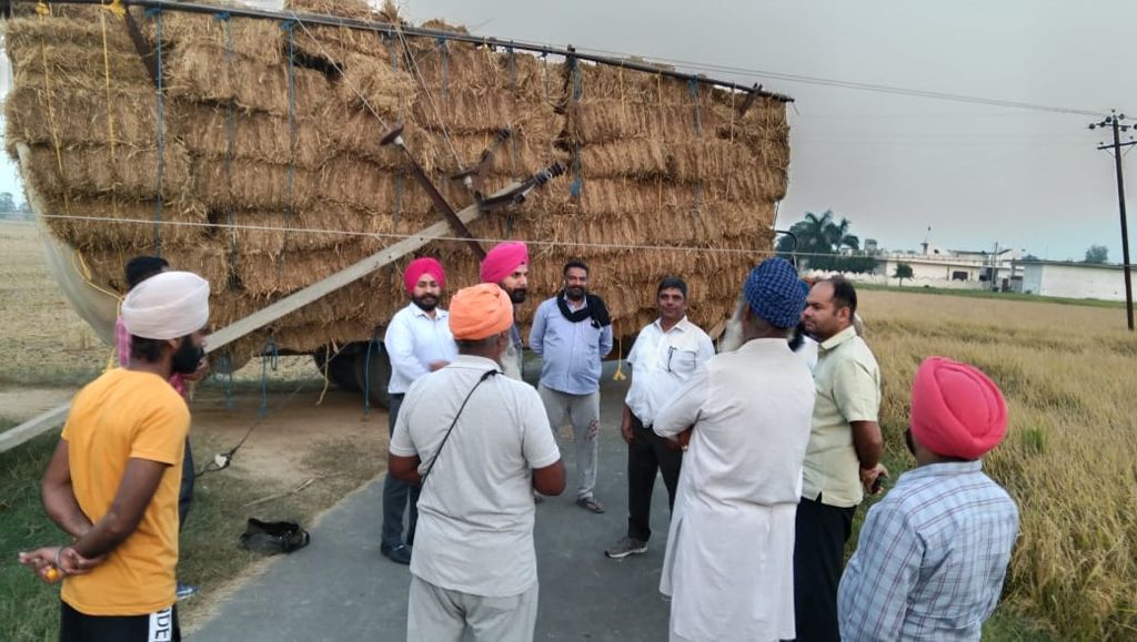 Monitoring Visit by Agriculture department officials during the harvesting season-2021.jpg